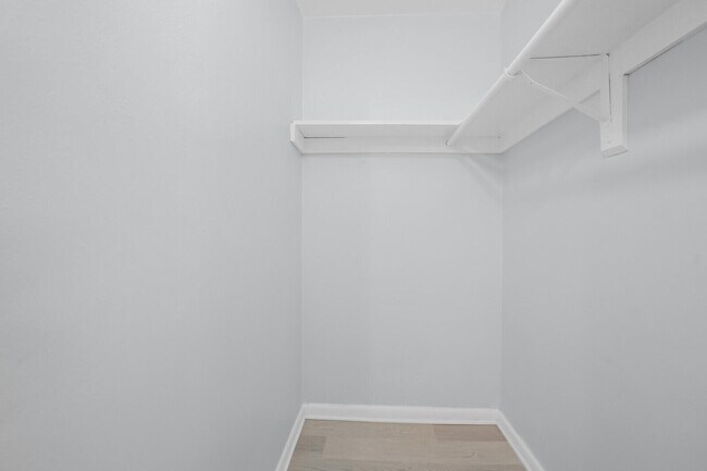 Building Photo - 112 Sandal Ln