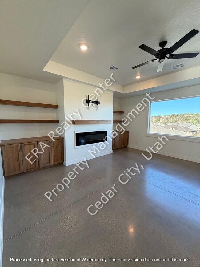 Building Photo - Newer Construction - 4 bedroom- 2 bath Single Family Home