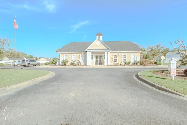 Building Photo - 2013 Laurel Oak Ct