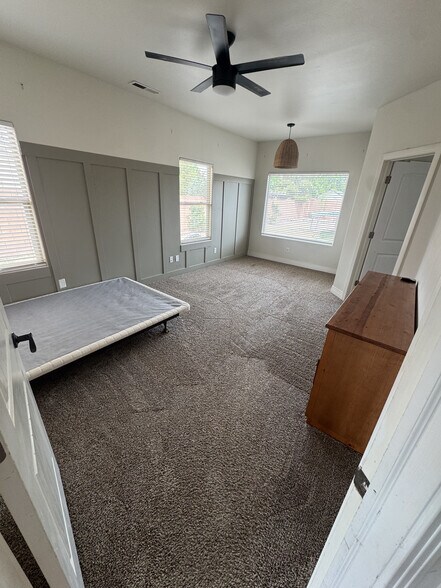 Building Photo - 86 W 1965 S