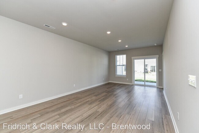 Building Photo - 3 br, 2.5 bath House - 728 Mickelson Way