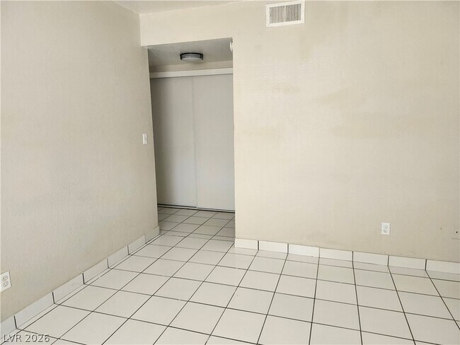 Building Photo - 4737 Thunderbolt Ave
