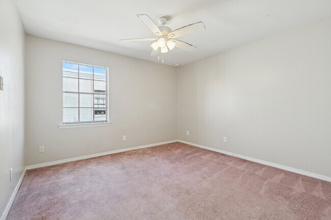 Building Photo - 4001 Georgetown Dr