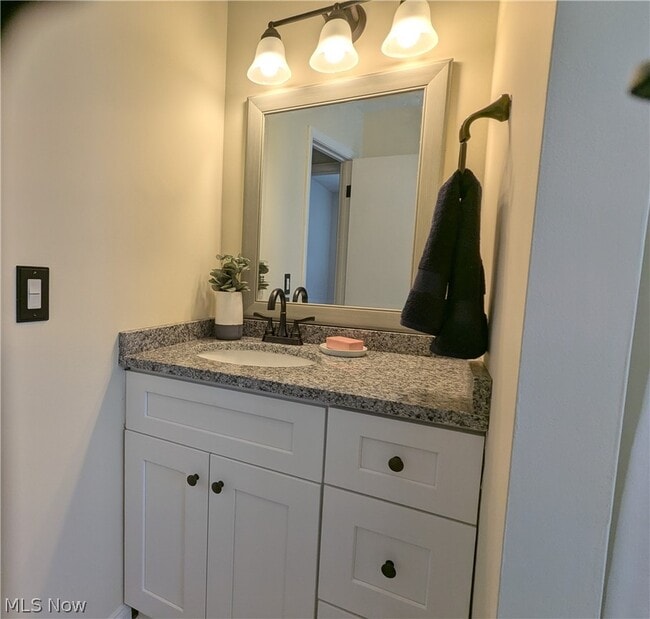 Building Photo - 5653 Cumberland Dr