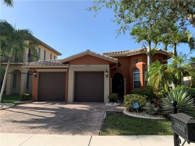 Primary Photo - 10635 NW 83rd Ct