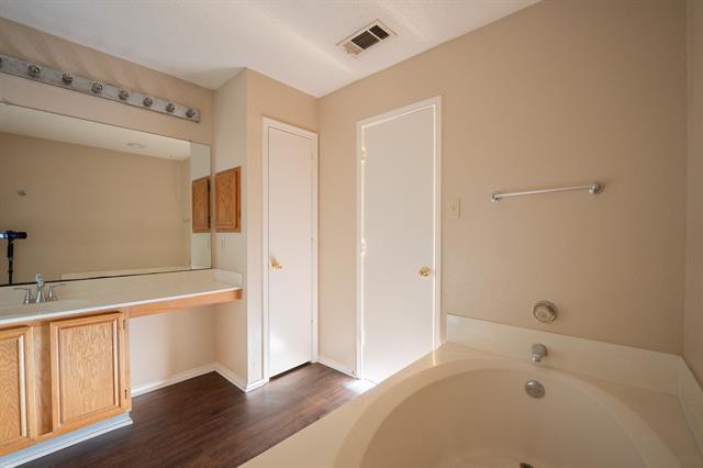 Building Photo - 5203 Wolverton Ct