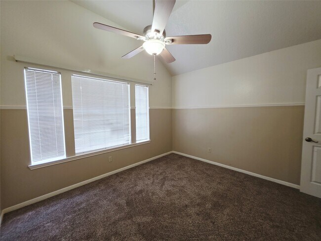 Building Photo - 10306 Jockey Club Dr