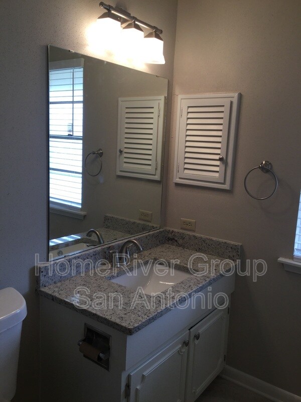 Building Photo - 3518 Pinebluff Dr