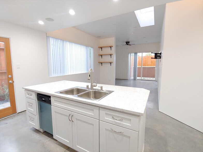Building Photo - 4044 Alla Rd