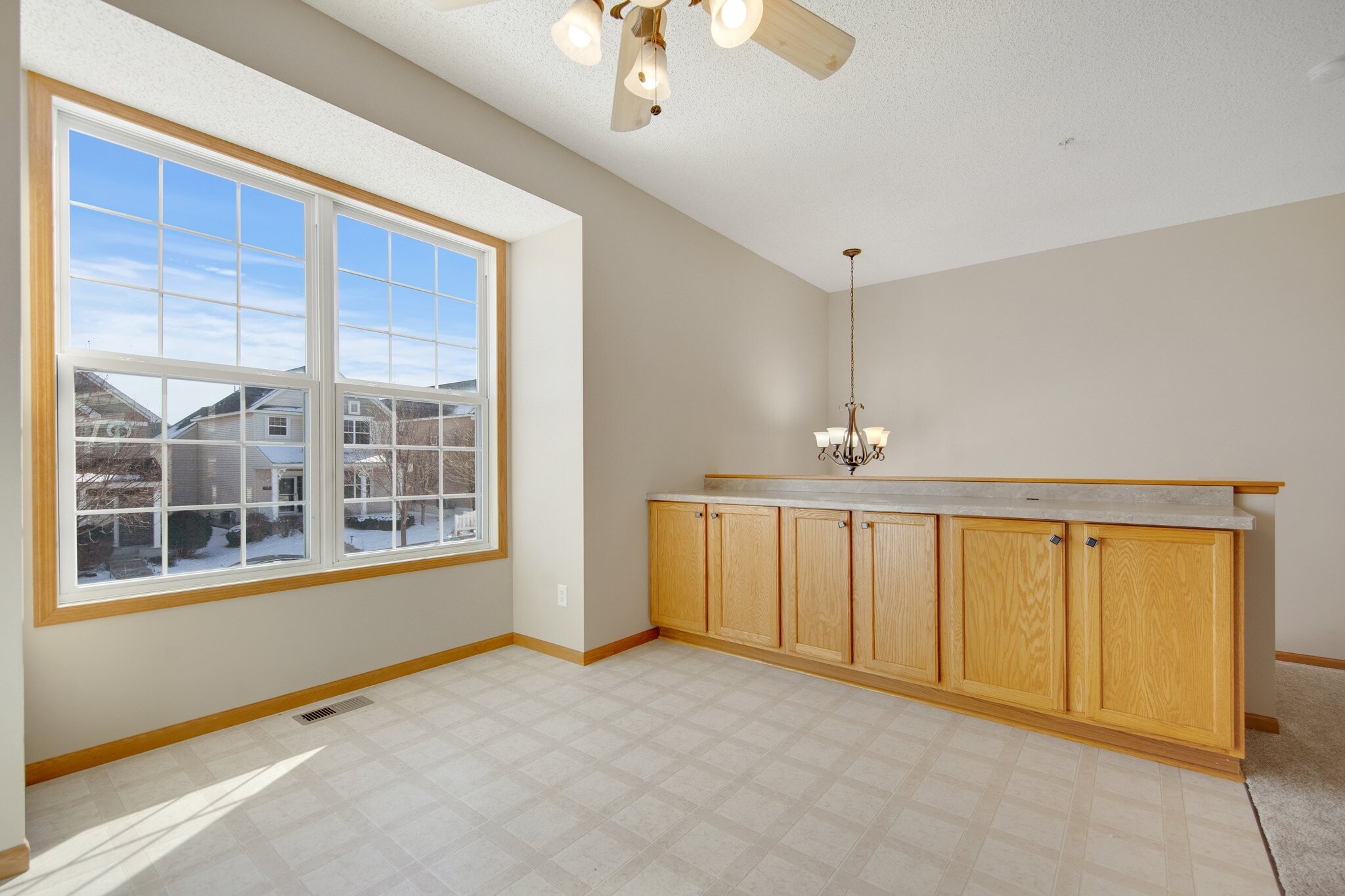 Kitchen - 10022 Gentian Dr