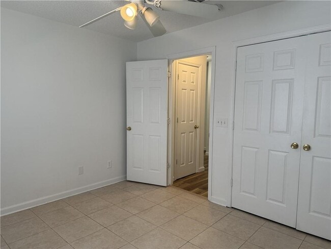 Building Photo - 294 Windridge Dr