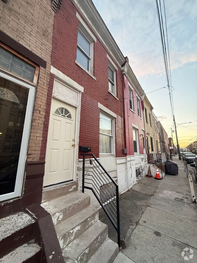 Building Photo - 3 Bedroom Home at 21st & Mifflin Streets