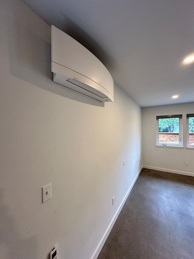 Building Photo - Brand New ADU in NE Portland!