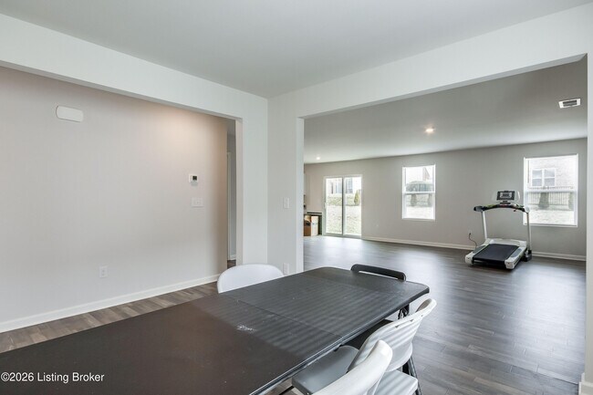 Building Photo - 109 Elegance Wy