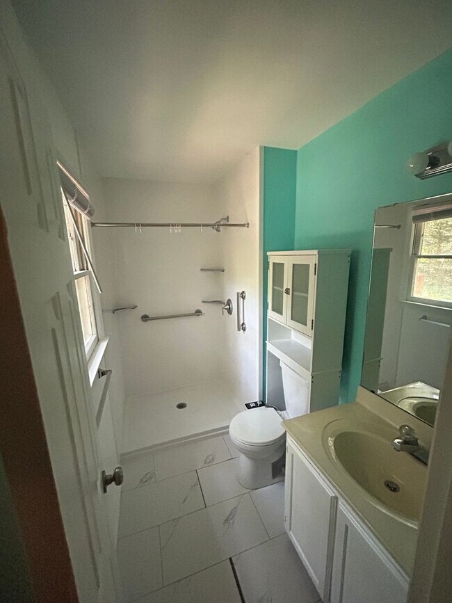 Building Photo - Charming 3BR House in Raleigh