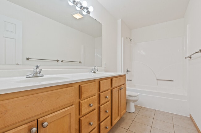 Building Photo - 21 Redtail Bend