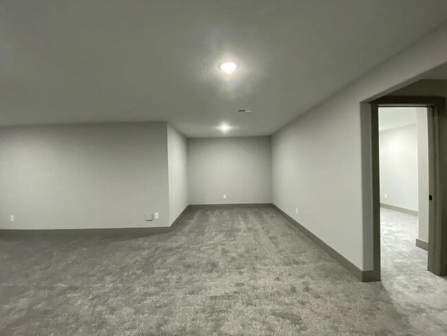 Building Photo - 2279 S Chateau Ct