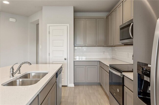 Building Photo - 121 Unforgiven Ln