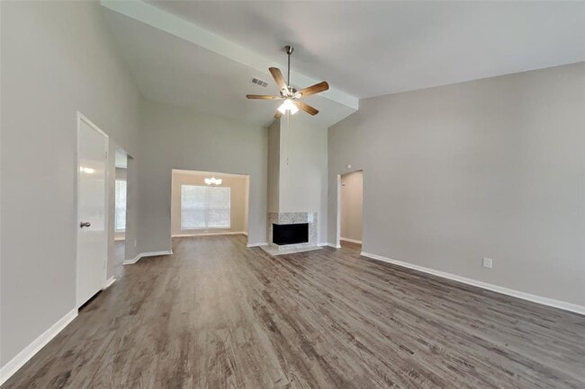 Building Photo - 2403 Pine Cone Dr