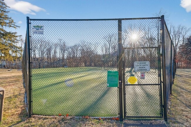 Building Photo - 1306 Nutmeg Dr