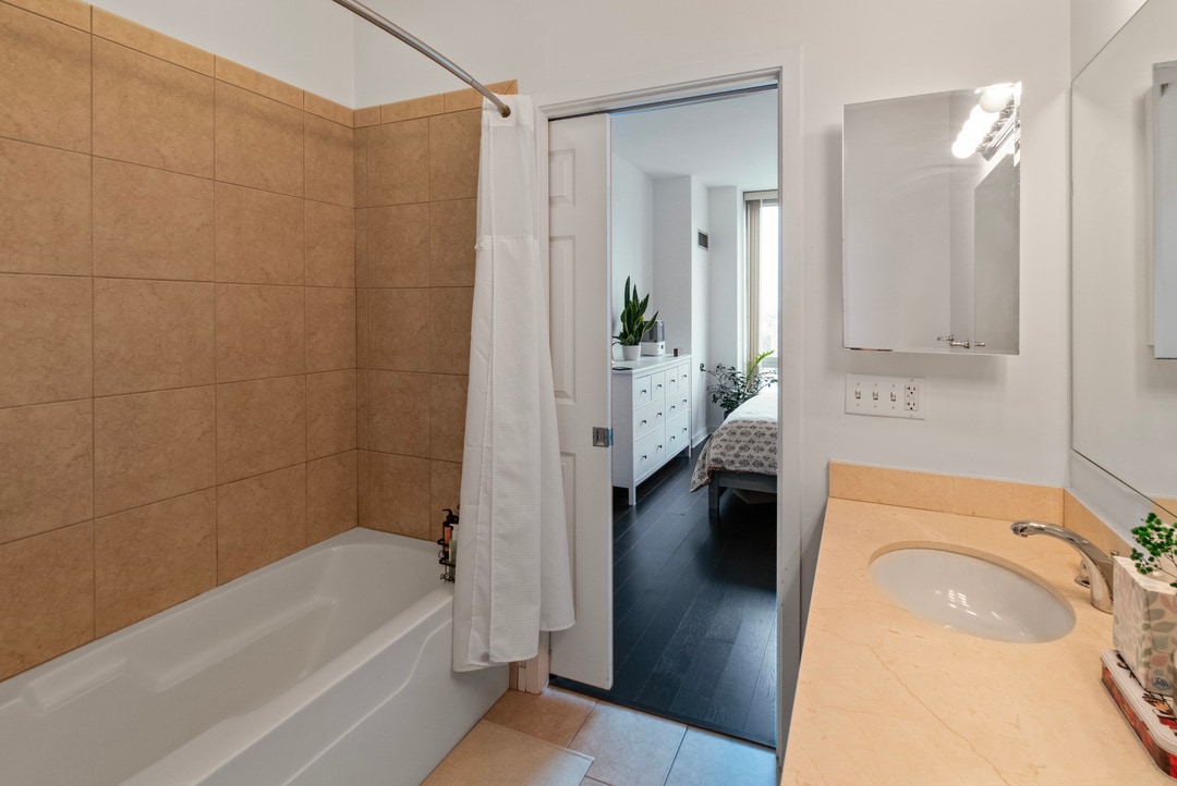 Building Photo - 757 N Orleans St