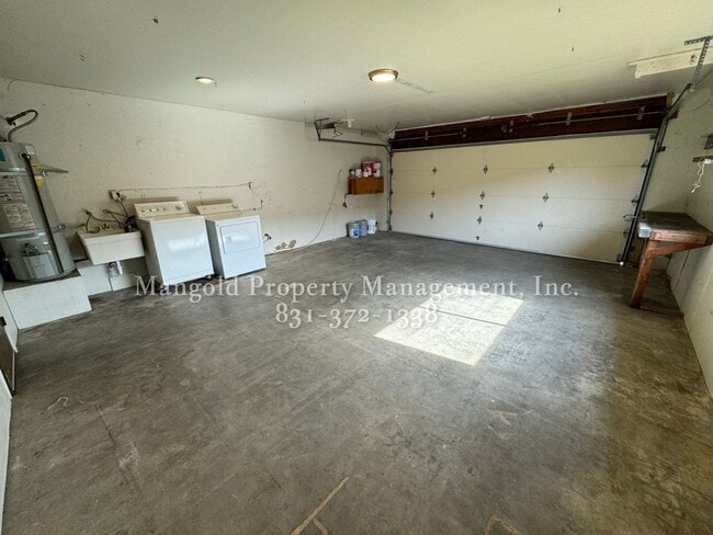 Building Photo - Remodeled 4BR Home with Bonus Room, Fireplace, Yard & 2-Car Garage