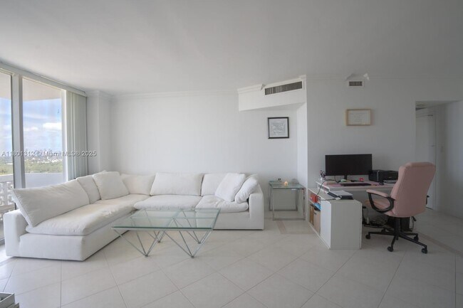 Building Photo - 4747 Collins Ave