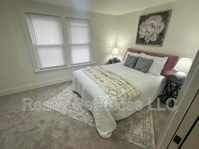 Building Photo - 156 W High St