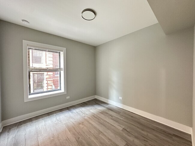 Building Photo - 1138 Oak Ave