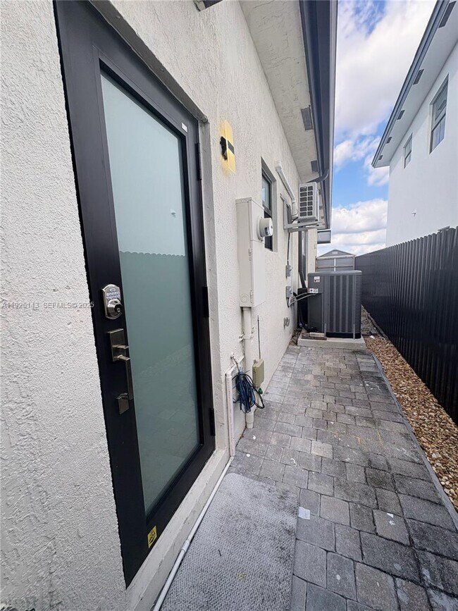 Building Photo - 15145 SW 30th St