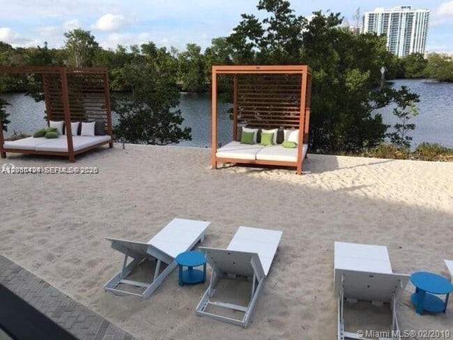 Building Photo - 16385 Biscayne Blvd