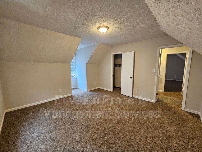 Building Photo - 200 Leigh Dr