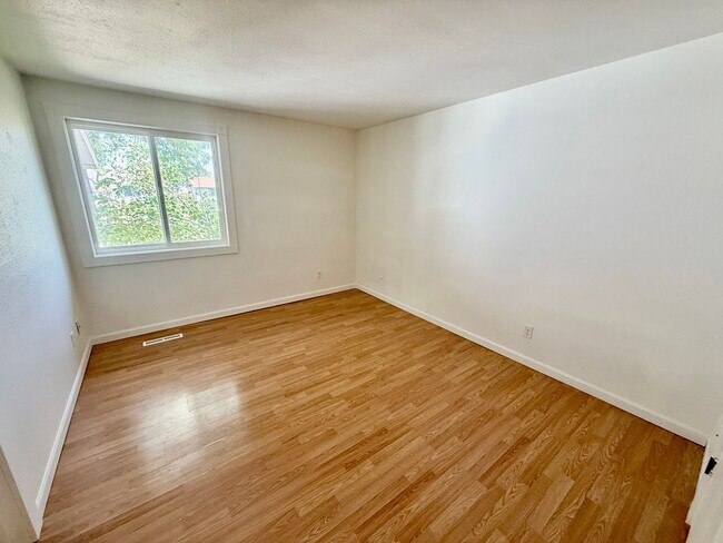 Building Photo - 1620 Ranae Dr
