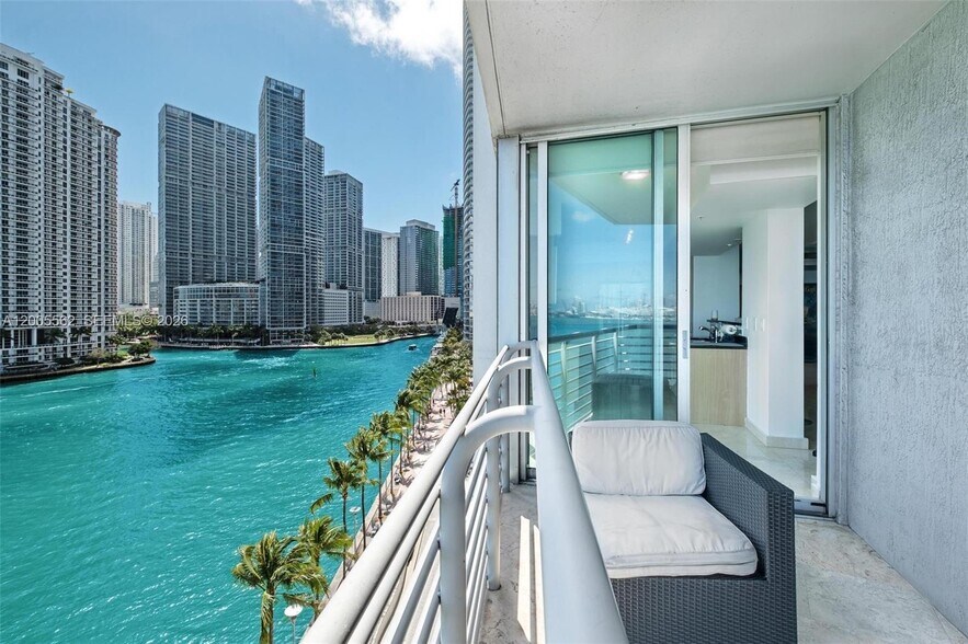 Building Photo - 325 S Biscayne Blvd