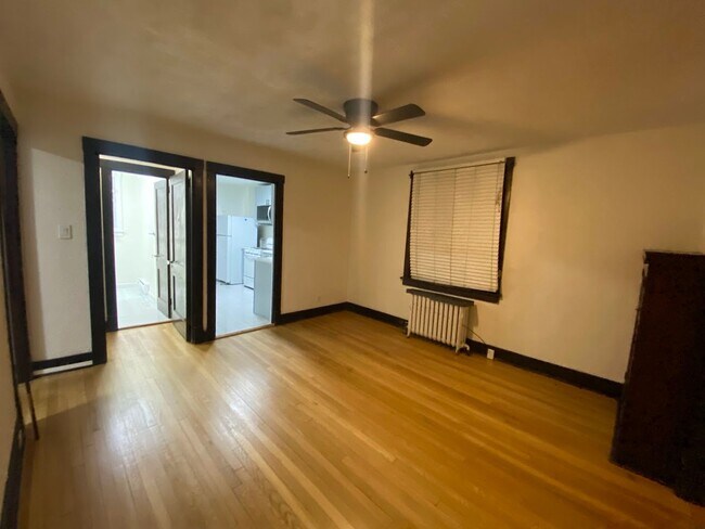 Building Photo - Newly updated 2 bedroom 1 bath Apartment for rent in Braddock!