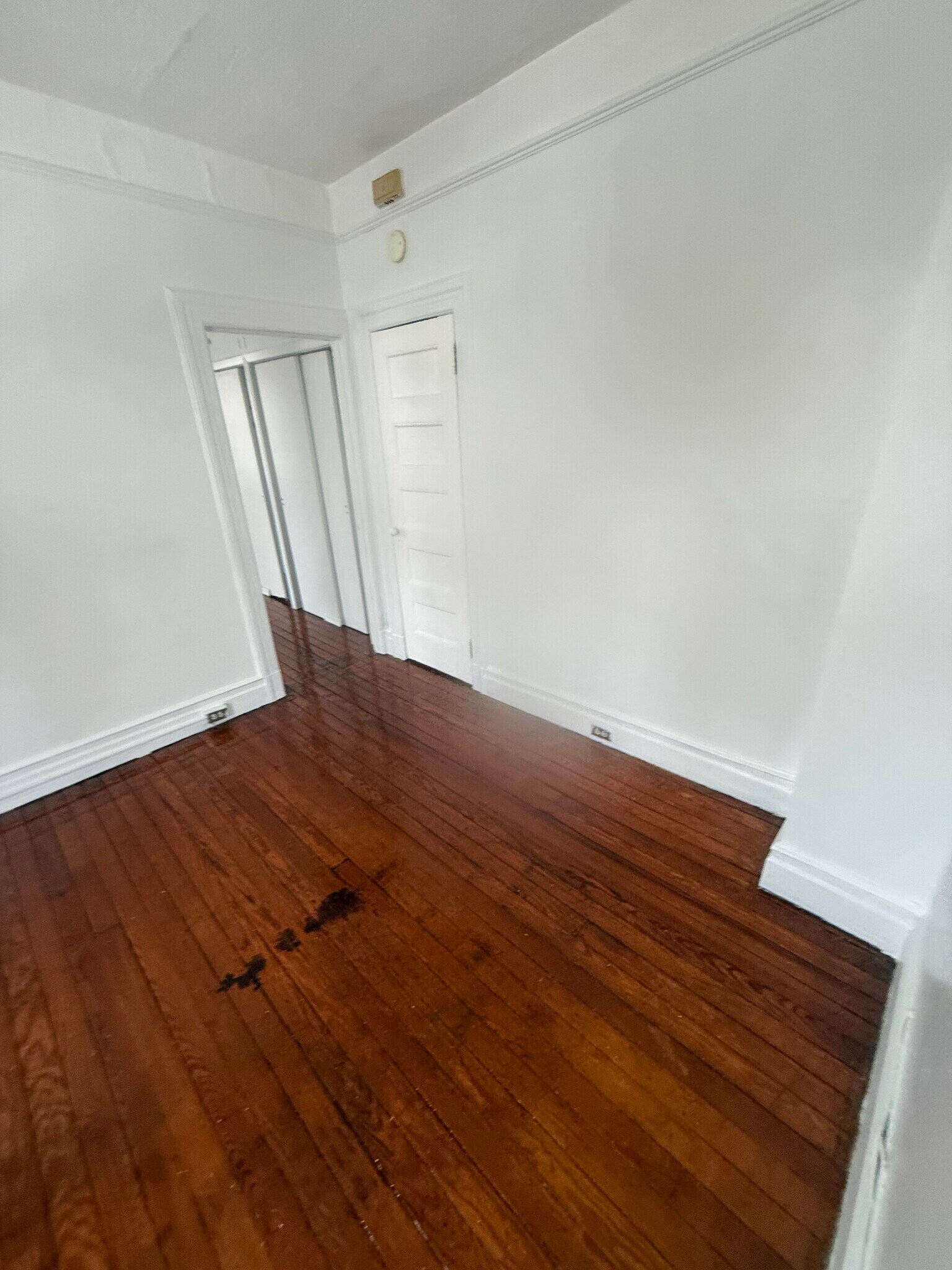 Building Photo - 22 Sherwood Ave