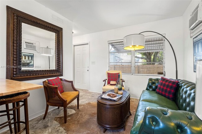 Building Photo - 637 37th St