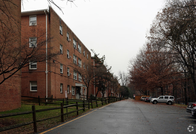 Building Photo - Oak Ridge Apartments