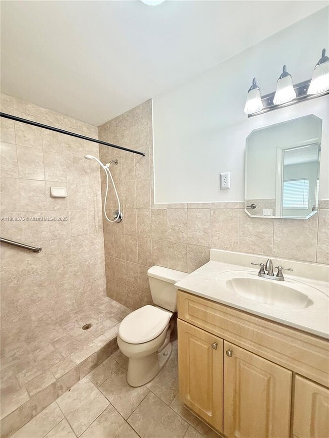 Building Photo - 2671 SW 118th Ct