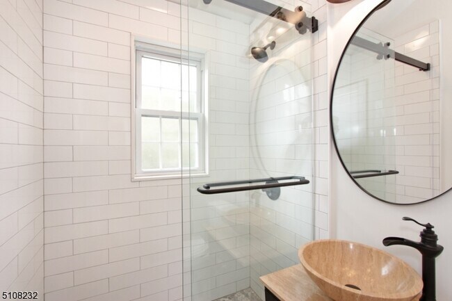 Building Photo - 380 Claremont Ave