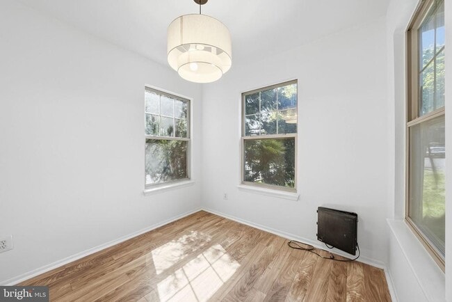 Building Photo - 1703 Ascot Way