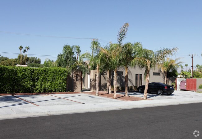 Building Photo - 550 E Cottonwood Rd
