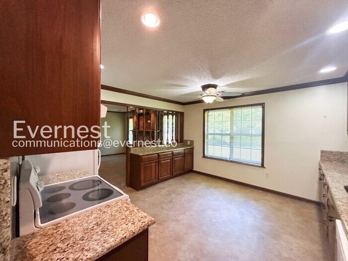 Building Photo - 75 Cottonwood Dr