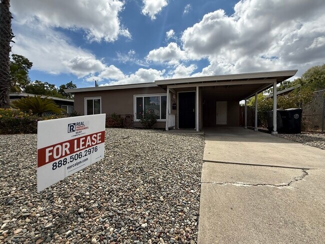 Building Photo - 1220 Browning Dr