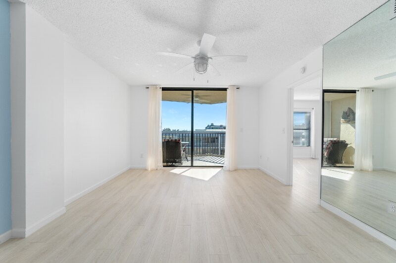 Building Photo - 896 N Federal Hwy