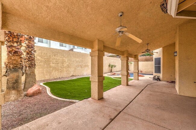 Building Photo - 3743 Lone Mesa Dr