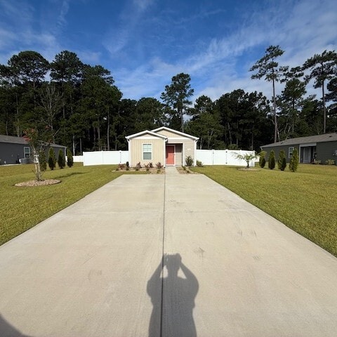 Building Photo - 456 Samara Dr