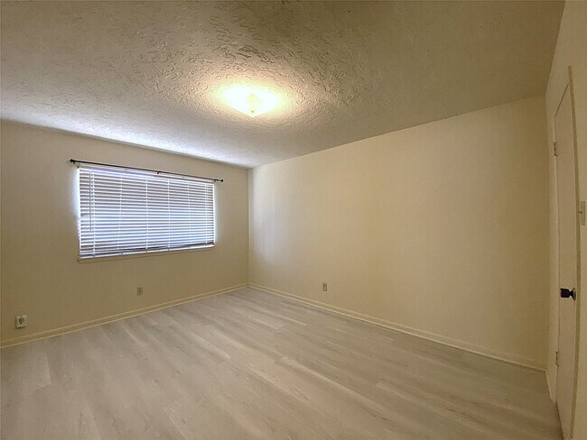 Building Photo - 9515 Hendon Ln