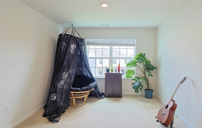 Building Photo - Beautiful 5 Bedroom, 3 Bath Home- New to Rental Market- Short Commute to Ft. Bragg