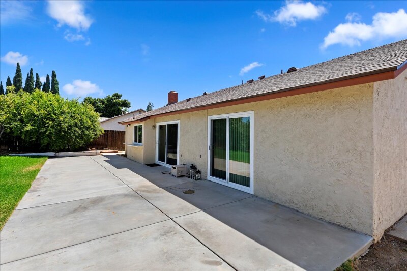 Building Photo - 11261 Cochran Ave